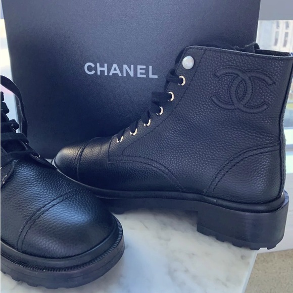 Authentic Chanel Black Leather Combat Boots with Pearl Detailing, Size 41 - Picture 3 of 8